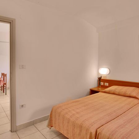 Villas Rubin Apartments Ровин Екстериор снимка